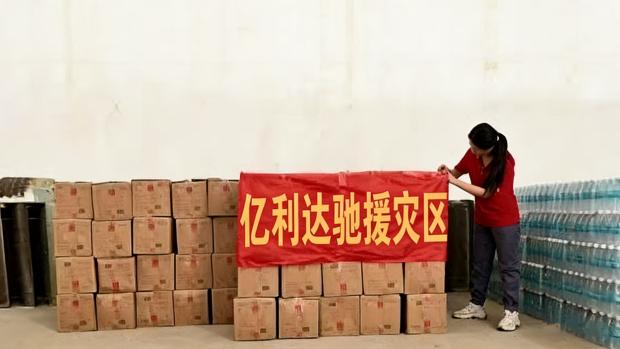 Yilida 48 saat ərzində milyonlarla fəlakətə məruz qalmış əraziyə suya davamlı qablaşdırma təqdim etdi